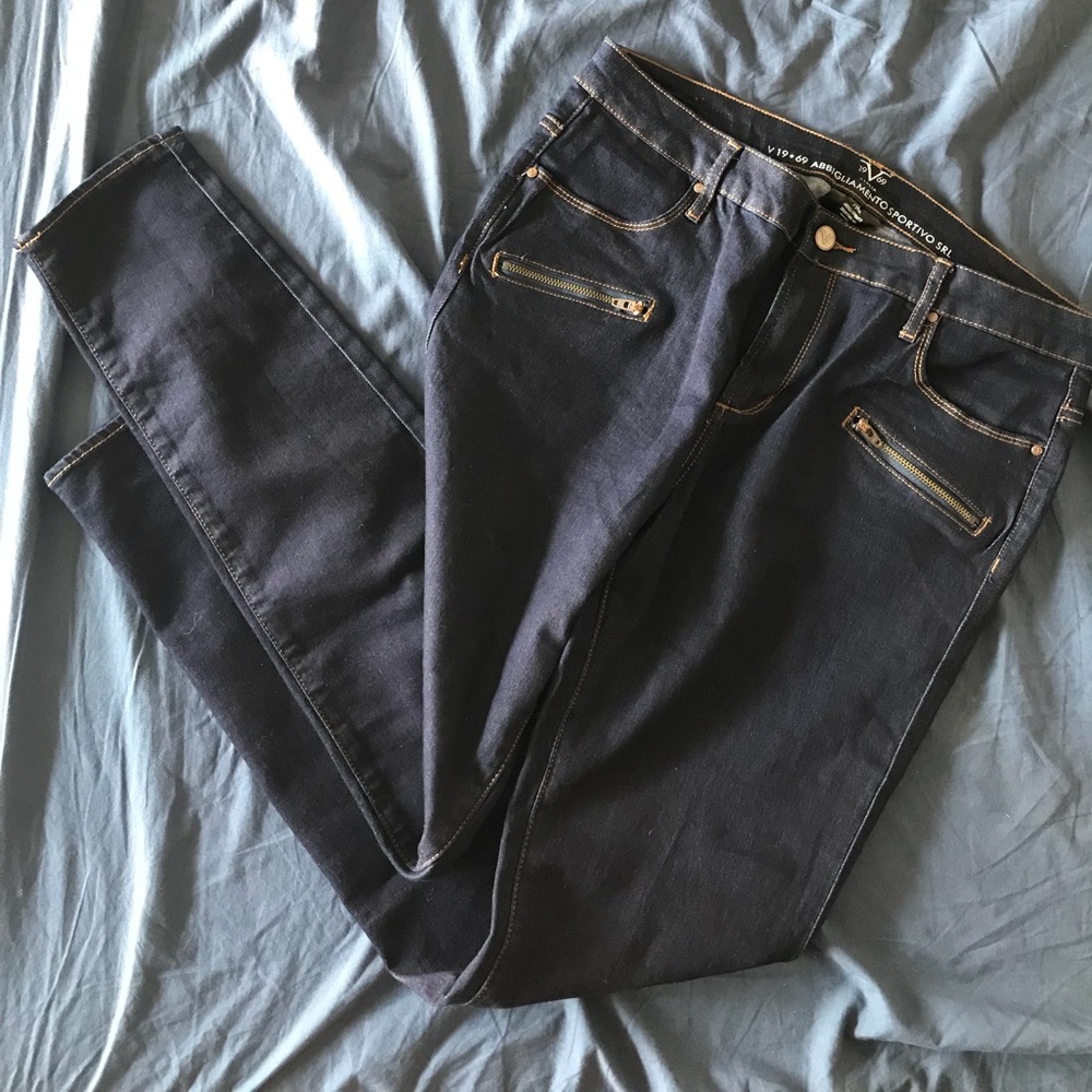 Dark wash denim skinny jeans